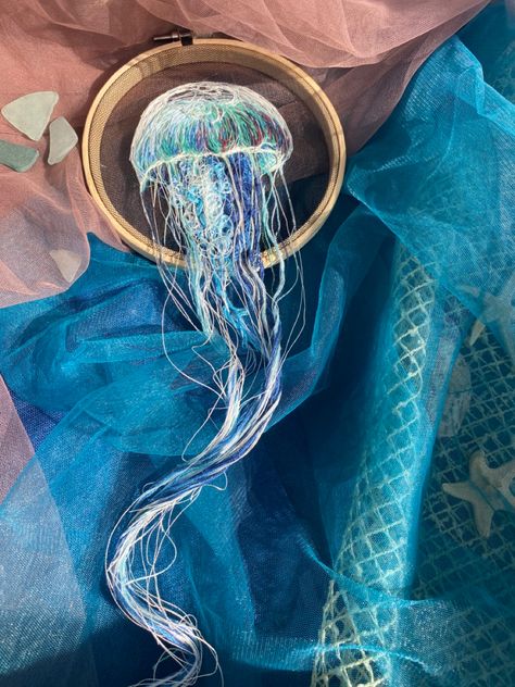 Jellyfish Embroidery, Embroidery On Tulle, Colorful Jellyfish, Jellyfish Design, Jellyfish Print, Jellyfish Art, Tambour Embroidery, Contemporary Embroidery, Thread Painting