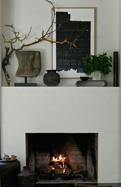 great modernist fireplace The Mantle, Modern Fireplace, The Fireplace, Decoration Inspiration, Fireplace Mantel, Contemporary Interior Design, Fireplace Mantle, Mantle Decor, Fireplace Design