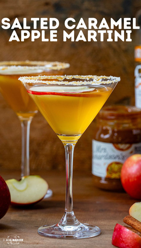 Salted Caramel Mixed Drink, Salted Caramel Apple Martini, Fall Apple Martini, Caramel Vodka Drinks Recipes, Caramel Vodka Cocktails, Caramel Apple Martini Recipe, Salted Caramel Vodka Recipes, Salted Caramel Vodka Drinks, Apple Vodka Drinks