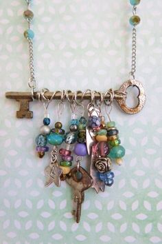 Skeleton Key Necklace, Bracelets Ideas, Diy Jewelry Tutorials, Key Jewelry, Pendent Necklace, Steampunk Jewelry, Homemade Jewelry, Old Jewelry, A Necklace