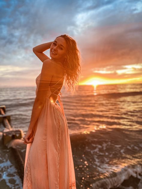 Beach Photoshoot Poses Dress, Beach Professional Photoshoot, Beach Pictures Poses Instagram Dress, Senior Picture Ideas Beach Sunset, Beach Poses Dress, Beach Dress Poses, Beach Pictures Dress, Senior Pictures Hawaii, Senior Picture Ideas Beach