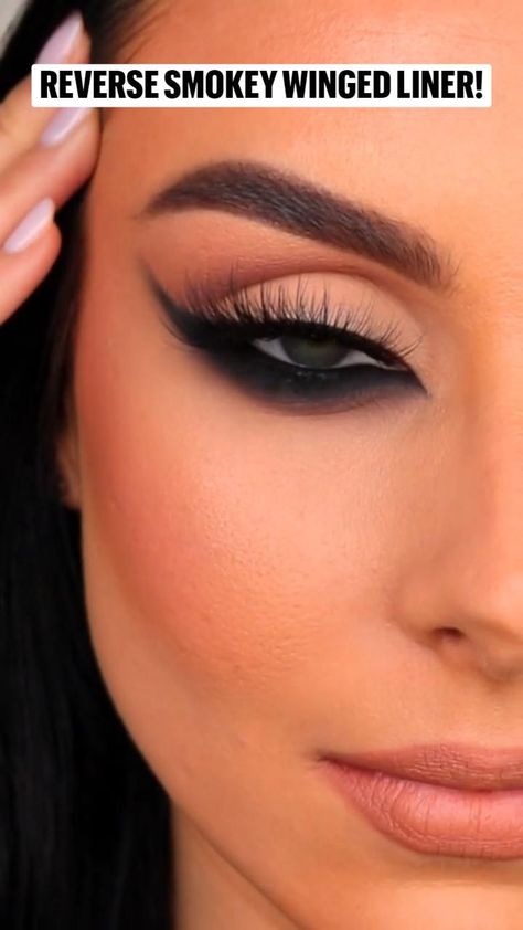 Eye Makeup Cat Eye, Reverse Eyeliner, Eye Makeup Bridal, Makeup Cat Eye, Smokey Cat Eye Makeup, Metdaan Makeup, Smokey Cat Eye, Bridal Eye Makeup, Cut Crease Makeup