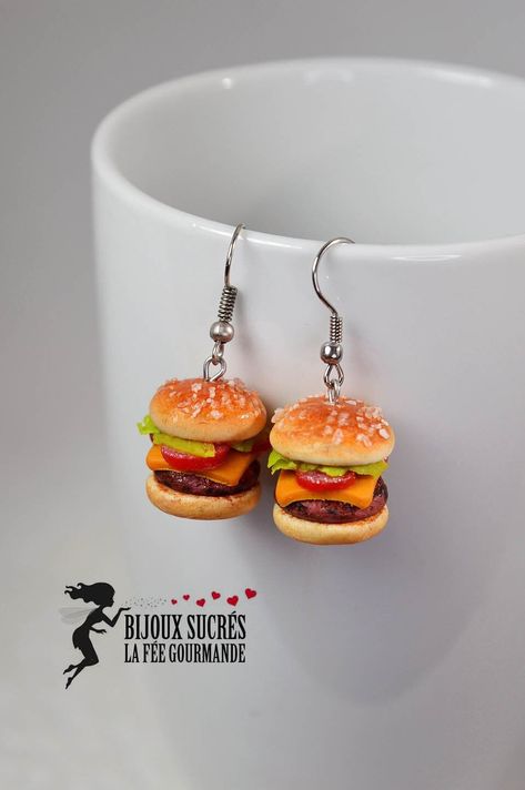 Miniature hamburger, dangle earrings, realistic miniature food, cheeseburger earring, foodie jewelry, cute foodie jewelry THE PHOTOS ARE DEMOS. The burgers are made by hand, without reproduction tools and are therefore different from each other. At least they look very similar to each other. I can make you a photo of the pair available on request without problem. Don't be afraid to ask me for it. :) SHOP/SHOP: https://www.etsy.com/ca-fr/shop/LaFeeGourmande DESCRIPTION: The hamburgers are modeled by hand in polymer clay. OTHER HAMBURGERS CREATIONS: https://www.etsy.com/ca-fr/shop/LaFeeGourmande?ref=seller-platform-mcnav&search_query=hamburger SHOP: https://www.etsy.com/ca-fr/shop/LaFeeGourmande DIMENSIONS: The dimensions vary a little from one pair to another: Write me a private message bef Miniature Food Jewelry, Food Jewelry, Mini Things, Hand Shapes, Miniature Food, Chocolate Covered, Polymer Clay Jewelry, Cheeseburger, Clay Jewelry