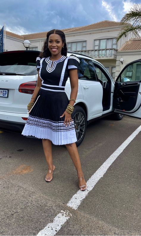 Black And White Traditional Attire, Black And White Traditional Dress, Modern Zulu Traditional Attire, Pedi Traditional Attire For Women, Seshweshwe Dresses Design African Style, Sepedi Traditional Dresses South Africa, Pedi Traditional Dresses, Sotho Traditional Attire, Tswana Traditional Attire