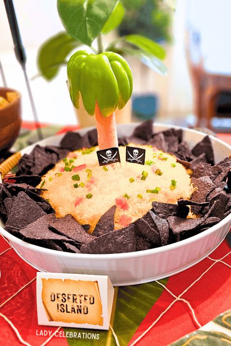 40 Pirate Party Ideas for Kids - Lady Celebrations Pirate Themed Appetizers, Pirate Birthday Party Food Ideas, Pirate Halloween Food, Pirate Party Desserts, Pirate Theme Food Ideas, Pirate Birthday Food Ideas, Pirate Themed Birthday Party Food, Pirate Food Party, Pirate Halloween Party Food