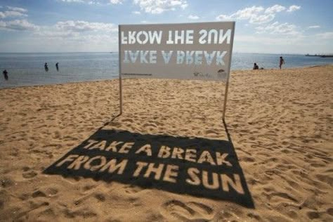 Ah--shade. Sometimes there's too much heat on the beach (and the kitchen). Poster Grafico, Guerrilla Marketing, Typography Artwork, Publicidad Creativa, Cool Typography, Event Signage, Street Marketing, Guerilla Marketing, Shadow Art