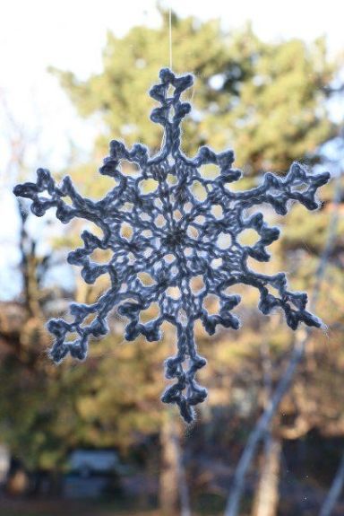 diy knitted snowflakes, christmas decorations, crafts, seasonal holiday decor Knitted Snowflakes, Snowflakes Diy, Homemade Fabric Softener, Pottery Barn Christmas, Snow Flakes Diy, Wooden Snowflakes, Knitting Blogs, Crochet Snowflakes, Christmas Knitting Patterns