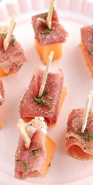 Cantaloupe Appetizer, Easter Appetizers, Cowboy Caviar, Summer Snacks, God Mat, Finger Food Appetizers, Deilig Mat, Party Food Appetizers, Appetizers For Party