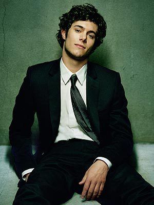 Be still my heart, Dave Rygalski/Seth Cohen! | Lindsay in Progress Oc California, Babette Ate Oatmeal, Estilo Rory Gilmore, Gilmore Guys, The O.c., Adam Brody, A Man In A Suit, The Dictator, Man In A Suit