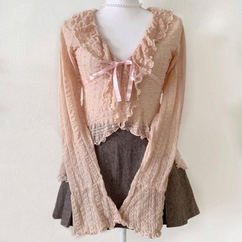 Ruffle Tops Outfit, Kawaii Outfit Ideas, Pink Sparkly, Lace Cardigan, Girl Inspiration, Lovely Clothes, Cardigan Top, Lace Ruffle, Kawaii Clothes