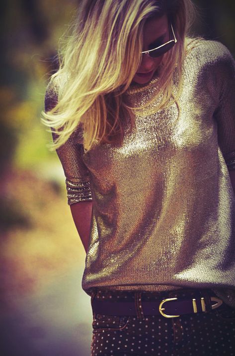 Gold Sweater, Polka Dot Pants, Metallic Sweater, Mode Chic, Boutique Fashion, Looks Style, Mode Inspiration, Seville, Look Chic