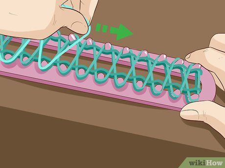 How to Knit a Blanket on a Loom (with Pictures) - wikiHow Loom Socks, Loom Stitches, Loom Knitting Blanket, Loom Knitting Patterns Free, Bulky Blanket, Projek Mengait, Crochet Loom, Knit A Blanket, Loom Blanket