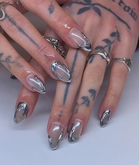 30 Cool Chrome Nails to Inspire You Lowkey Nails, Sci Fi Nails, Chrome Line Nails, Molten Metal Nails, Techno Nails, Cyberpunk Nails, Futuristic Nails, Silver Tip Nails, Chrome Nails Silver