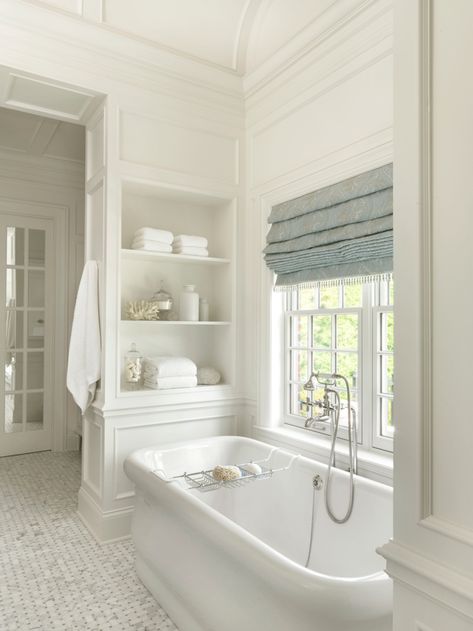 Makeover Kamar Mandi, Farmhouse Bathroom Remodel, Bilik Mandi, Bad Inspiration, Master Bath Remodel, White Bath, غرفة ملابس, Dream Bathrooms, Bathroom Renos