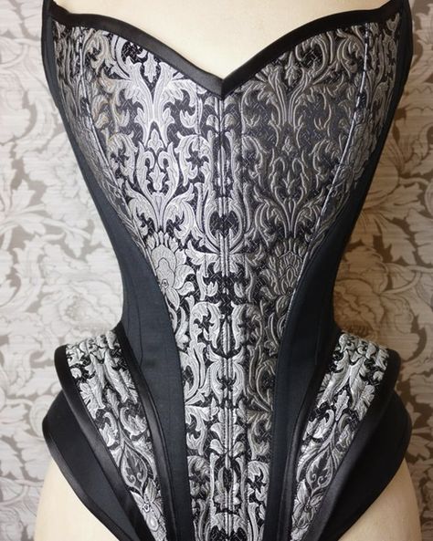 Dinner Dress Classy, Waist Belts, Steel Boned Corsets, Corset Fashion, Overbust Corset, Dress Classy, Design Dresses, Dinner Dress, African Design Dresses