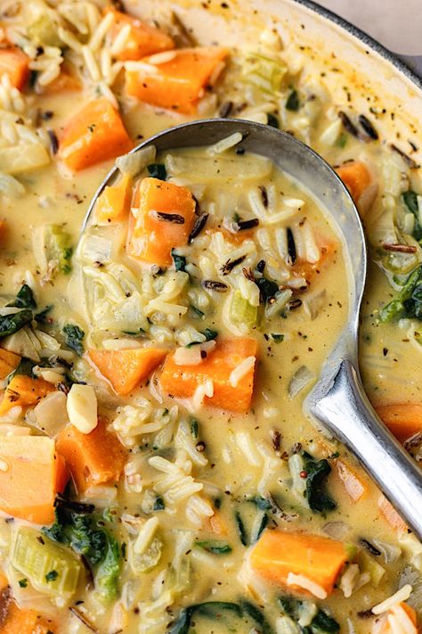 Creamy Sweet Potato and Wild Rice Soup - Cupful of Kale Sweet Potato Kale, Kale Recipes, Vegan Soup Recipes, Wild Rice Soup, Sweet Potato Soup, Rice Soup, Wild Rice, Sweet Potato Recipes, Healthy Soup