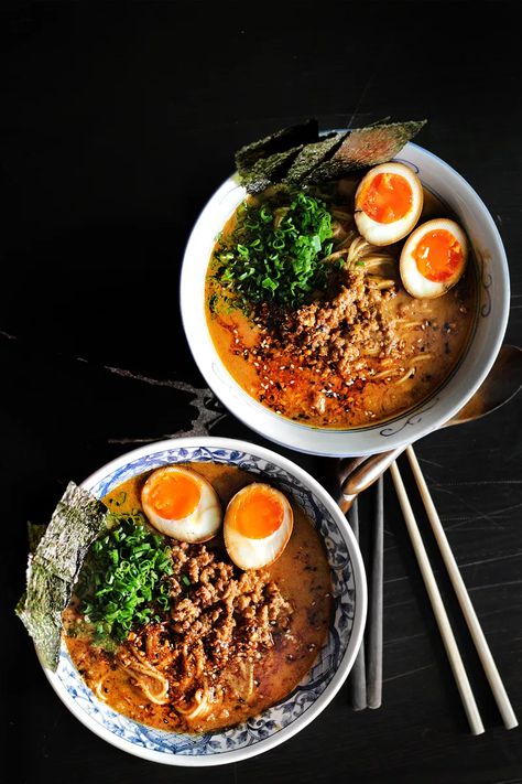 Spicy Miso Ramen, Fresh Ramen Noodles, Miso Ramen, Spicy Ramen, Ramen Soup, Lean Pork, Ramen Recipes, Ramen Noodle, Easy Pork