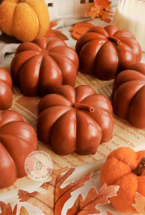 Truffles shaped as orange pumpkins Halloween Baking And Desserts, Chocolate Pumpkin Truffles, Autumnal Recipes, Truffle Filling, Pumpkin Spice Doughnuts, Dairy Free White Chocolate, Pumpkin Truffles, Vegan Pumpkin Spice, Dairy Free Cream Cheese