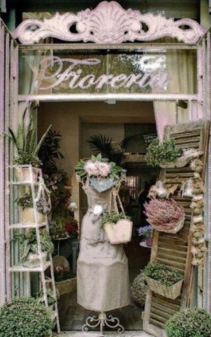 lovely Deco Champetre, Store Window Display, Flowers Shop, Pastel Decor, Florist Shop, Store Windows, Store Window, Shop Fronts, Booth Display