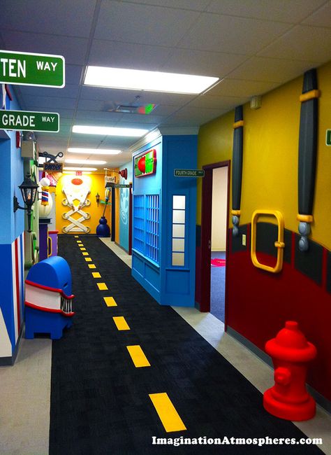 Children's hallway theme for CenterPoint Church, Concord, NH www.imaginationatmospheres.com Kids Church Rooms, Kids Church Decor, Moderne Pools, School Hallway, Sunday School Rooms, Daycare Decor, Daycare Design, Kindergarten Design, Church Nursery