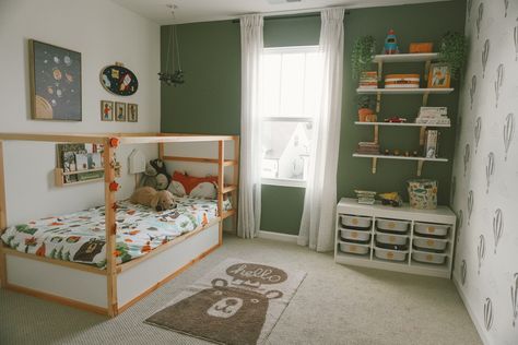 Kindergarten Bedroom Boy, Amazon Toddler Boy Room, 5 Year Boys Room Ideas, Ikea Toddler Room Boy, Boys Toddler Room Ideas, Toddler Bedroom Decor Boy, Toddler Bedroom Layout Ideas, Small Toddler Boys Bedroom Ideas, Twin Boy Bedroom Ideas Toddlers