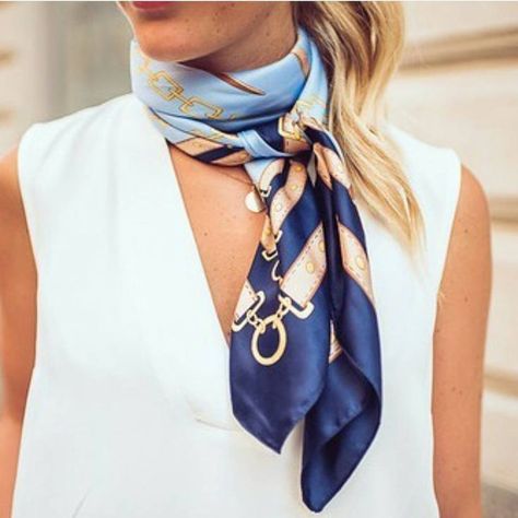 How to wear a silk scarf around your neck! Parisisk Chic, Scarf Trends, Mode Tips, Silk Scarf Style, Paris Chic, How To Wear A Scarf, Scarf Outfit, Boating Outfit, Paris Mode