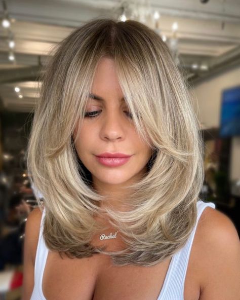 Voluminous Butterfly Style with Long Bangs Butterfly Hairstyle, Hair Tint, Lob Haircut, Midlength Haircuts, Voluminous Hair, Haircuts For Medium Hair, Long Bob Hairstyles, Trending Haircuts, Long Straight Hair