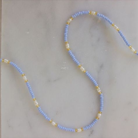 Simple Beaded Anklets, Cute Beaded Necklace Ideas, Sea Bead Necklace Ideas, Diy Jewelry Ideas Beads, Seed Bead Necklaces Ideas, Homemade Beaded Necklace, Perlesmykker Diy, Cute Bracelets To Make With Beads, Bead Necklaces Ideas