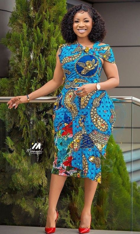 Corporate Ankara Styles for Working Ladies in 2022 and 2023 - Kaybee Fashion Styles Serwaa Amihere, Neat Dress, Dress For Church, Psalm 3, African Chic, Dashiki Dress, African Wear Dresses, Ankara Dresses, African Fashion Ankara