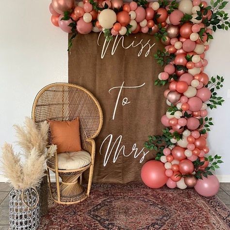 Miss To Mrs Sign, Bridal Shower Chair, Bridal Shower Inspo, Bridal Shower Balloons, Simple Bridal Shower, Bridal Shower Backdrop, Bridal Shower Tables, Bridal Shower Photos, Miss To Mrs