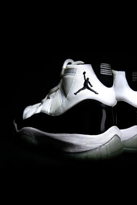 Air Jordan XI Retro Concords ... WANT THEM !!! Jordan 11 Wallpaper, Photography Vocabulary, Tenis Jordan, Sf Wallpaper, Air Jordan Nike, Jordan Xi, Air Jordan Xi, Adidas Shoes Outlet, Nike Shoes For Sale