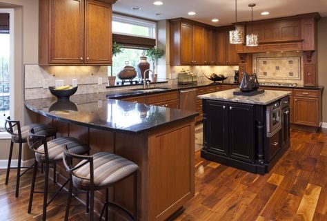 nice Kitchen Cabinets With Wood Floors, Cabinets With Wood Floors, Contrasting Countertops, Honey Ideas, Flooring Modern, Cherry Wood Kitchens, Countertops Marble, Kitchen Refacing, Black Island