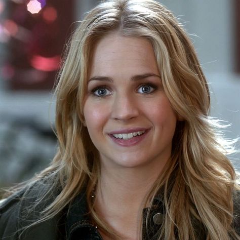 The Secret Circle, Secret Circle, Circle Icon, Britt Robertson, Celebrity Aesthetic, Fav Characters, Fantasy Series, Greys Anatomy, Face Claims