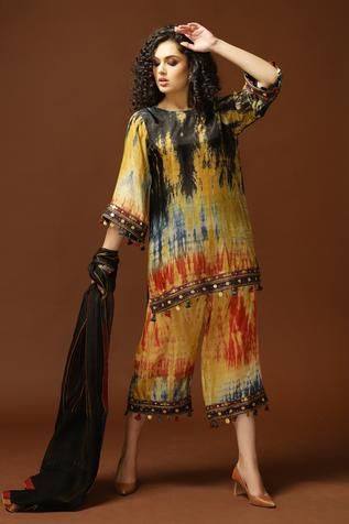 Tie Dye Kurta, Jacket Sharara, Organza Embroidery, Print And Embroidery, Short Tunic, Tie Dye Tunics, Palazzo Set, Linen Fashion, Silk Kaftan