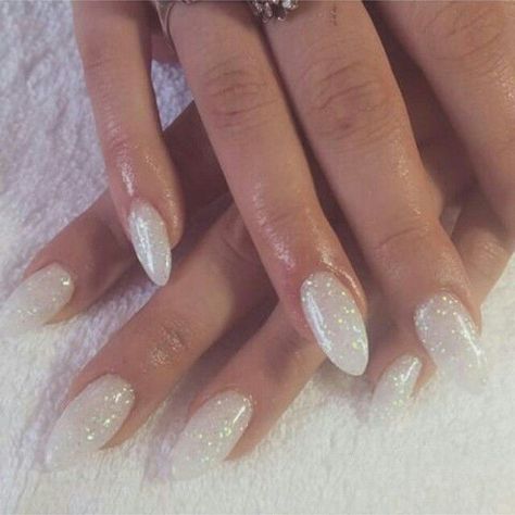 Unghie Sfumate, Manicure Gel, Almond Acrylic Nails, Super Nails, Almond Shape, Sparkle Nails, Nails Polish, Nagel Inspo, Pretty Acrylic Nails