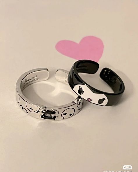 💜 Kuromi Pattern Matching Rings 💜 LlNK lN BlO #kuromi #kuromicore #kuromifytheworld #sanrio #sanrioaesthetic #sanriofashion #sanriocore #sanriolover #sanriocharacters #sanriojapan #sanriocollector #sanriocollection #ring #matchingrings Sanrio Rings, Kuromi Ring, Kuromi Stuff, Kuromi Pattern, Sanrio Fashion, Cute Kuromi, Pattern Matching, Birthday List, Matching Rings