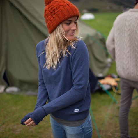 Coho Sweat | Organic Cotton | Finisterre UK Camping Outfits For Women Winter, Winter Camping Outfits, Camping Outfits For Women, Outdoorsy Style, Camping Style, Camping Checklist, Winter Camping, Organic Cotton Clothing, Camping Outfits