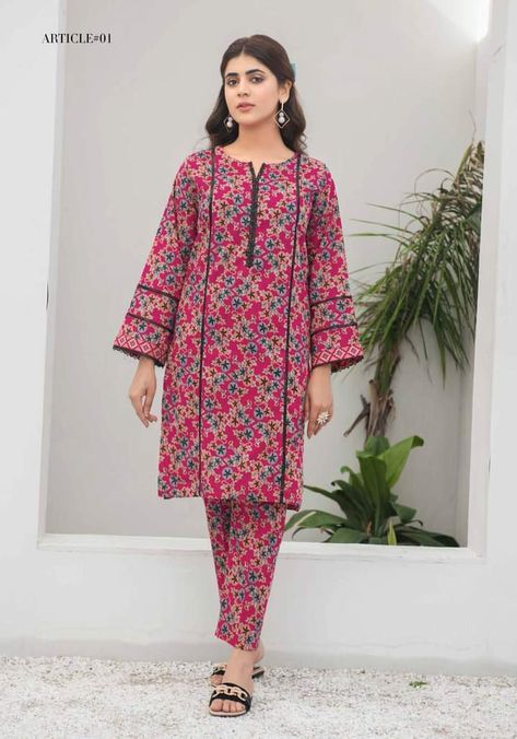 Asteen Design Kurti, Lace Suit Design Pakistani 2023, Simple Loan Dress Design, Pakistani Dress Design Salwar Kameez Simple Lawn, Loan Dresses Design Pakistani 2023, Short Kameez Designs Pakistani, Loose Kurti, Cotton Pakistani Suits Designs, Loose Sleeves Design For Kurtis