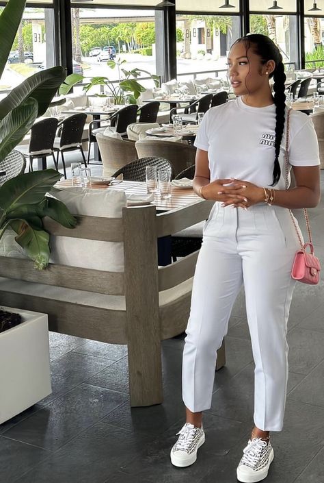 Italian Everyday Style, White On White Outfits For Women, Tube Top And Trousers Outfit, Classy Spring Outfits Black Women, Polo Classic Outfit Womens Fashion, The Mother Archetype Aesthetic Outfits, Mom Dress Classy, Casual Dinner Outfit Winter Classy, White Casual Outfits For Women