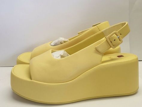 Högl womens LOULOU - Platform sandals Size Uk7.5 banana yellow. New Box has some damage Has slight marks on sole due to storage / see photos BRAND; HOGL STYLE; SANDALS COLOUR; YELLOW SIZE; UK7.5 FEATURES; SLINGBACK / WEDGE PLATFORM SOLE/ Upper material: Sheepskin Lining: Leather Insole: Leather Sole: Synthetics Padding type: Cold padding OUR REF OB LGHT YLLW 3-102510 *ADDITIONAL POSTAGE COSTS TO POSTCODES STARTING : BT, GY, PA, KA, JE, IM, PO, IV, HS, PH, KW, ZE, AB, FK* Yellow Wedges, Banana Yellow, Colour Yellow, Winx Club, Platform Wedges, Platform Sandals, Wedges, Sandals, Yellow