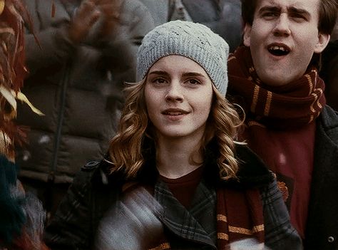 movie-gifs: I’ve always admired your courage... : EMMA WATSON Hermione Gif, Tonks Harry Potter, Gif Icons, Harry And Hermione, Artful Dodger, Harry Potter Gif, Hogwarts Aesthetic, Harry Potter Hermione, Dancing Gif