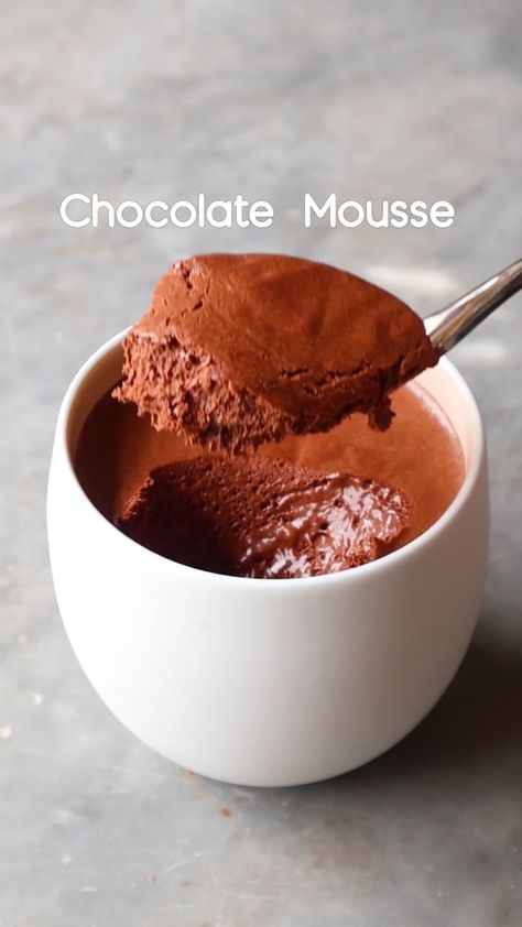 Dark Chocolate Mousse Recipe - Matt Adlard Simple Chocolate Mousse Recipe, Matt Adlard, Chocolate Banana Muffins Recipe, Finger Desserts, Easy Chocolate Mousse, Dark Chocolate Mousse, Pumpkin Cake Recipes, Chocolate Mousse Recipe, Individual Desserts