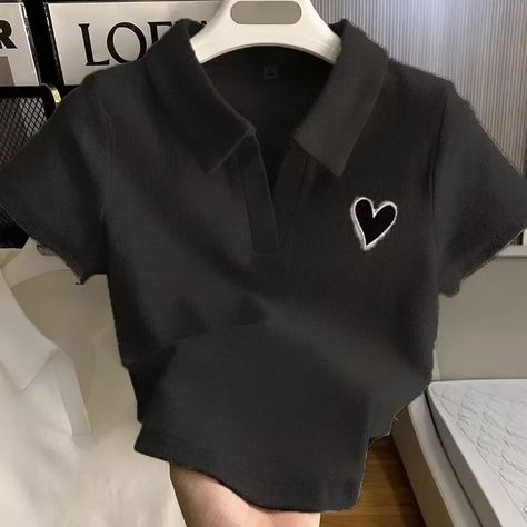 https://s.click.aliexpress.com/e/_oodG35M Crop Top Styles, Cropped Polo Shirt, Love Embroidery, Embroidery T Shirt, Short Women Fashion, Korean Fashion Women, Cropped Tops, Home T Shirts, Mua Sắm