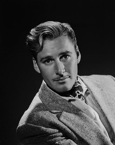 earl flynn - Google Search Klasik Hollywood, Arsitektur Kolonial, George Hurrell, 1950s Mens, Errol Flynn, Hollywood Men, Classic Movie Stars, Mel Gibson, Hollywood Icons