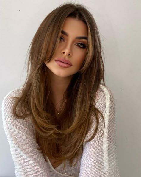 Long Haircut with Jaw-Length Bangs Hair Shaped Around Face, Best Haircuts For Square Faces, Long Length Haircuts, Haircuts For Square Faces, V Shape Hair, Haircut For Face Shape, Hairstyles Straight Hair, Long Face Haircuts, Haircut For Square Face