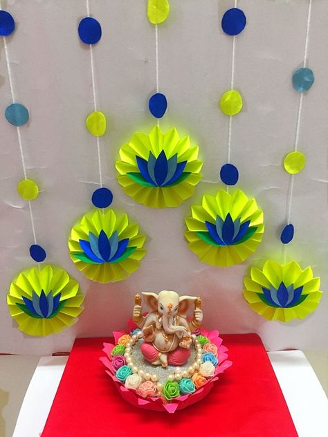 40 DIY Recycling Ganpati Pooja Decoration Ideas - Hobby Lesson Ganesh Chaturthi Decoration With Paper, Gasparilla Decorations, Navarathri Decorations, Ganpati Decor, Birthday Chart, Ganesh Chaturthi Decoration, Kerajinan Diy, Paper Decorations Diy, Janmashtami Decoration