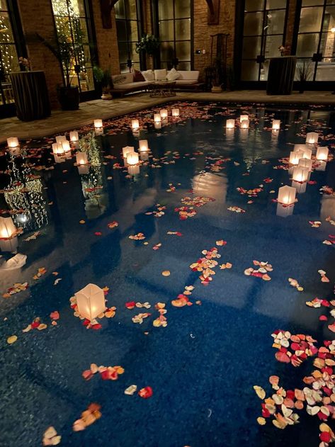 Pool Party Decorations Night Time, Pool Filled With Flowers, Pool Decorations For Engagement Party, Candles In Pool Wedding, Pool At A Wedding, Wedding Pool Floating Decorations, Wedding Pool Lanterns, Candles In Pool Floating, Wedding On Water Ideas