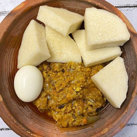 Garden Egg Stew, Ghana Dishes, Yam And Egg, Ghana Foods, Egg Stew, African Meals, Ghana Food, Ghanaian Food, African Dishes