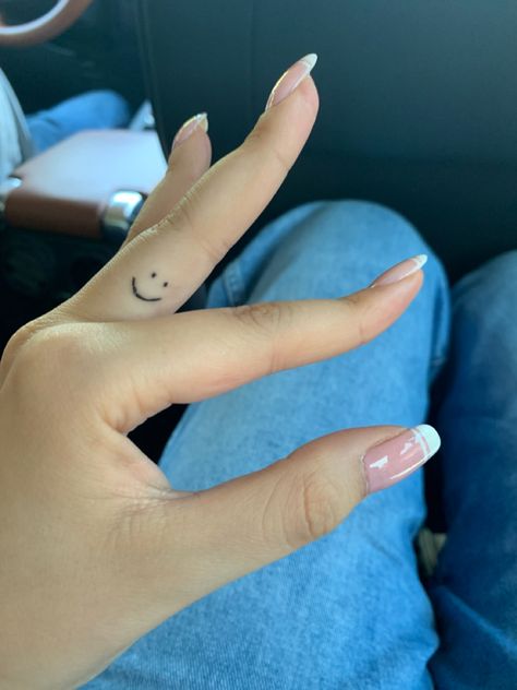 Smile Finger Tattoo, Smile Tattoo Ideas, Smiley Tattoo, Collage Room, Tattoo Catalog, Tiny Tattoos For Women, Smile Tattoo, Small Tats, Cute Tats