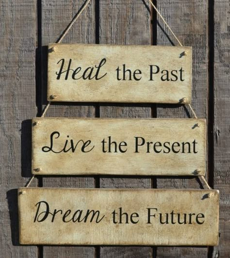 Wooden Signs With Quotes, Wooden Signs Diy, Wall Wood, Beach Wood, Diy Wood Signs, Pallet Crafts, Diy Holz, Pallet Signs, Pallet Art